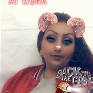 Meet your Posher, Olivia